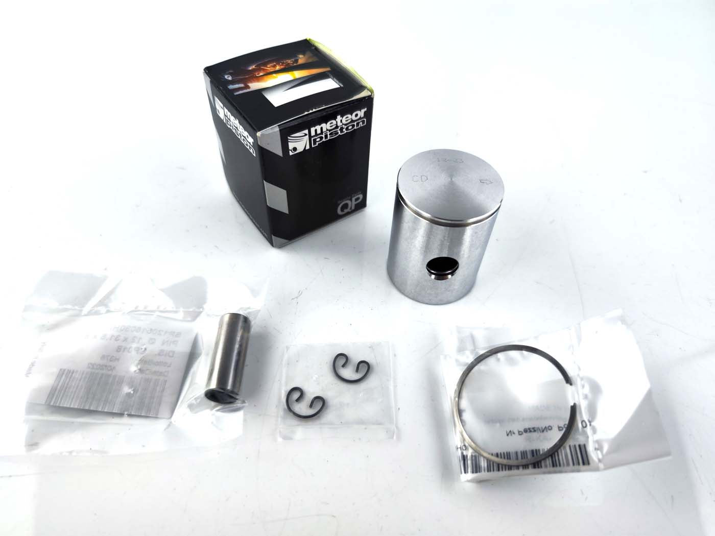 Set piston Meteor cu ax, segment și siguranțe 38.965-38.975mm pentru Zündapp Bergsteiger M25/M50